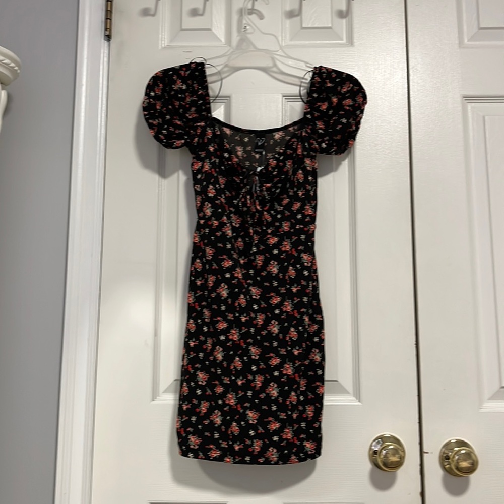 Black and Red Floral Windsor Mini Dress Size Small